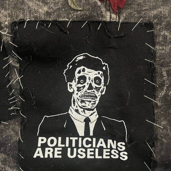 Aeropostal Embroidered Denim Jacket size M - Picture 10 of 14